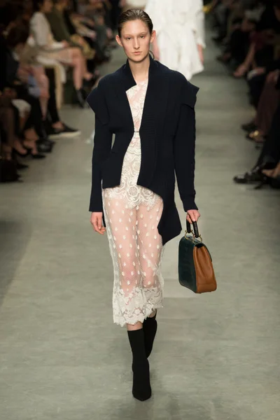 Look 13